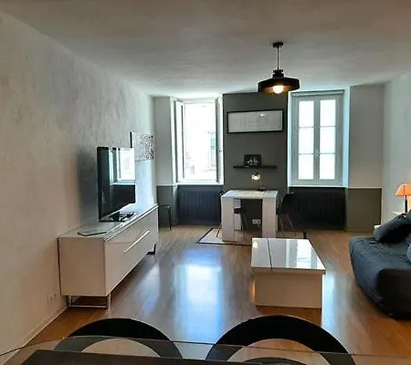 Le 44 Apartment *